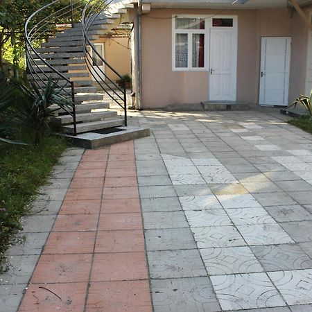 Iren Apartment Batumi Exterior foto