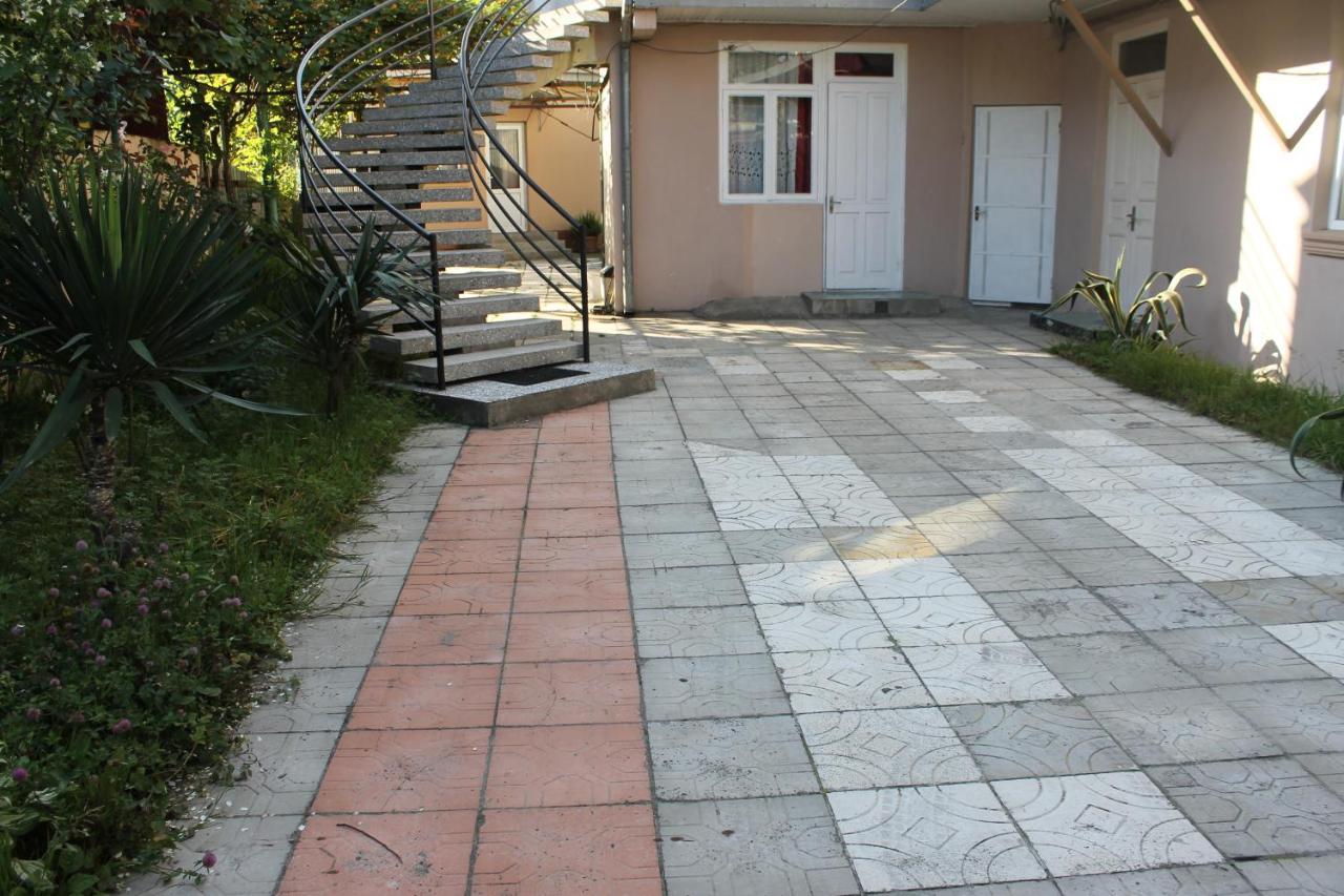 Iren Apartment Batumi Exterior foto